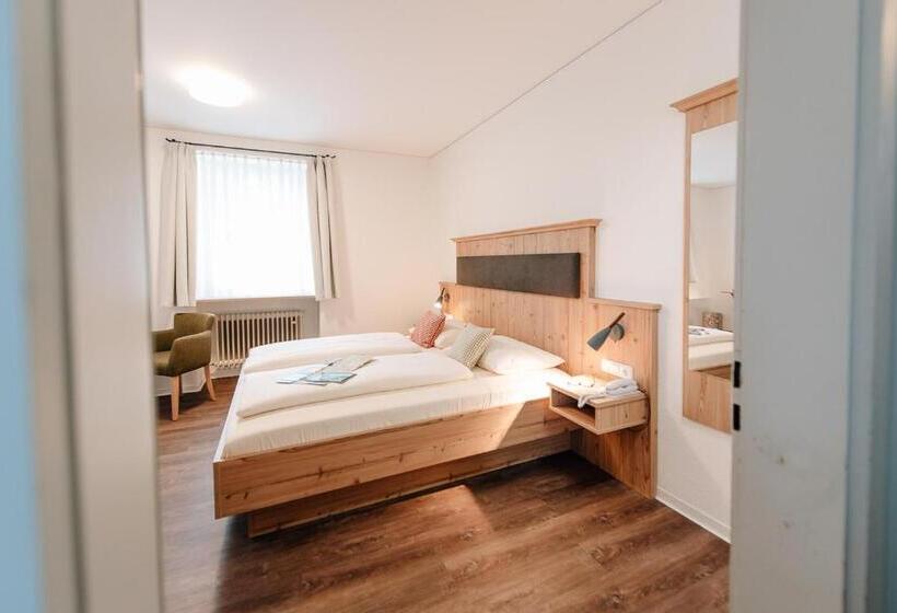 Номер Комфорт Индивидуальный, Löwen Hotel & Restaurant