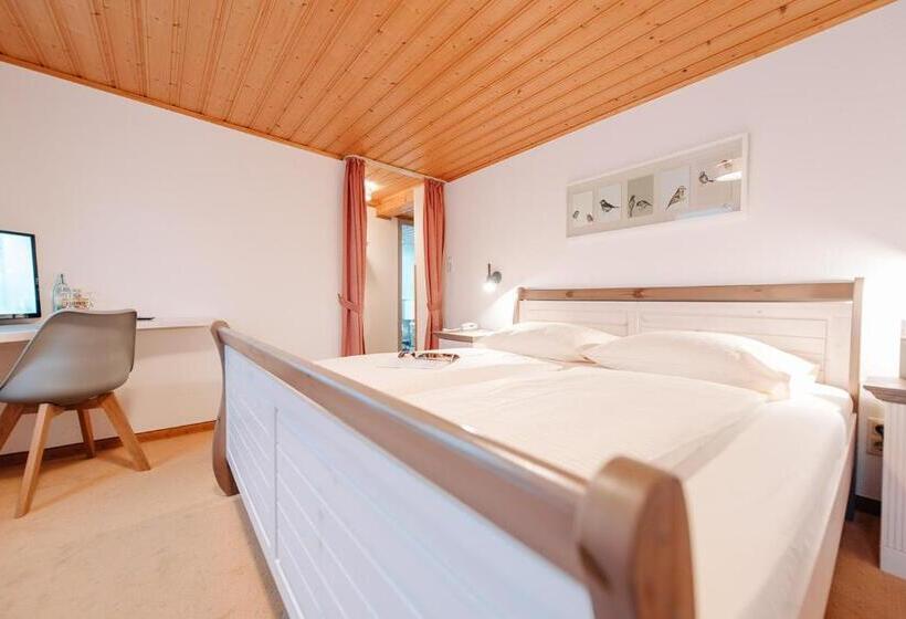 Номер Стандарт, Löwen Hotel & Restaurant