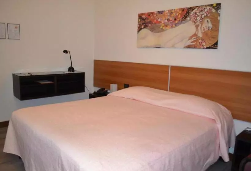 اتاق استاندارد, Adria
