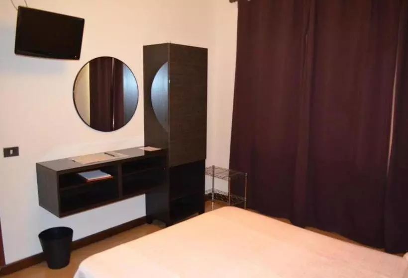 اتاق اکونومی, Adria