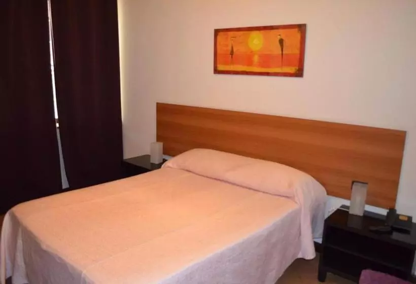 اتاق اکونومی, Adria