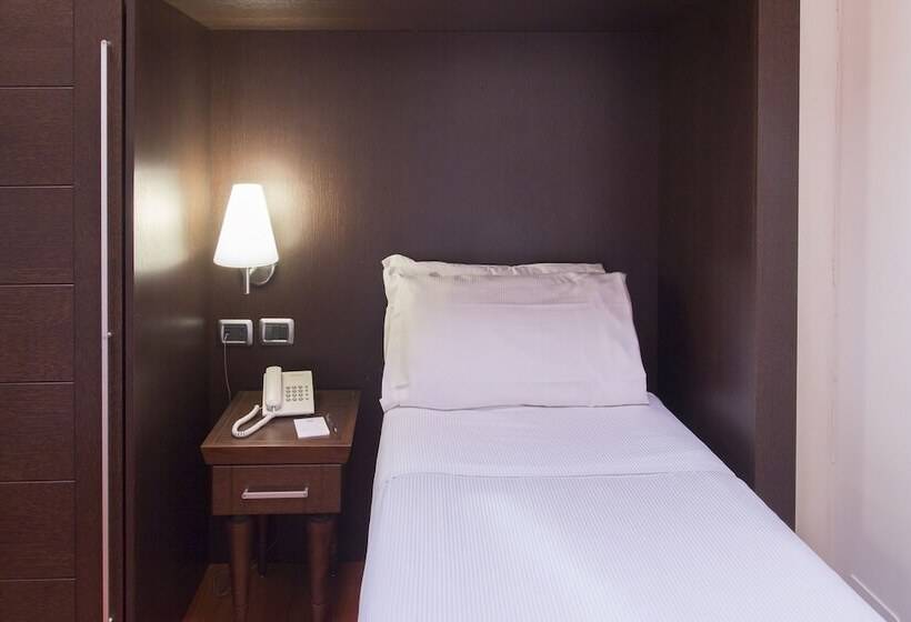 غرفة قياسية ثلاثية, Country Hotel Castelbarco