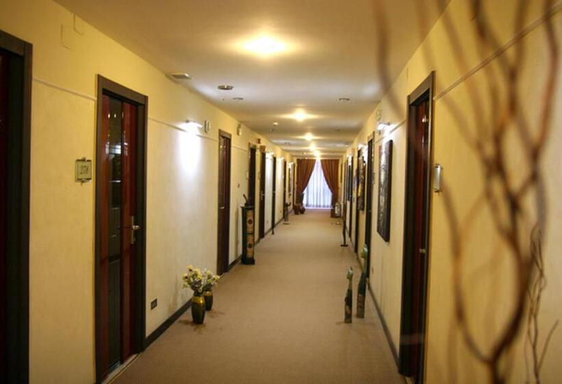 جناح ديلوكس, Daytona Palace