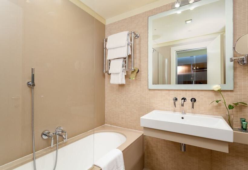 غرفة ديلوكس, Hilton Garden Inn Florence Novoli