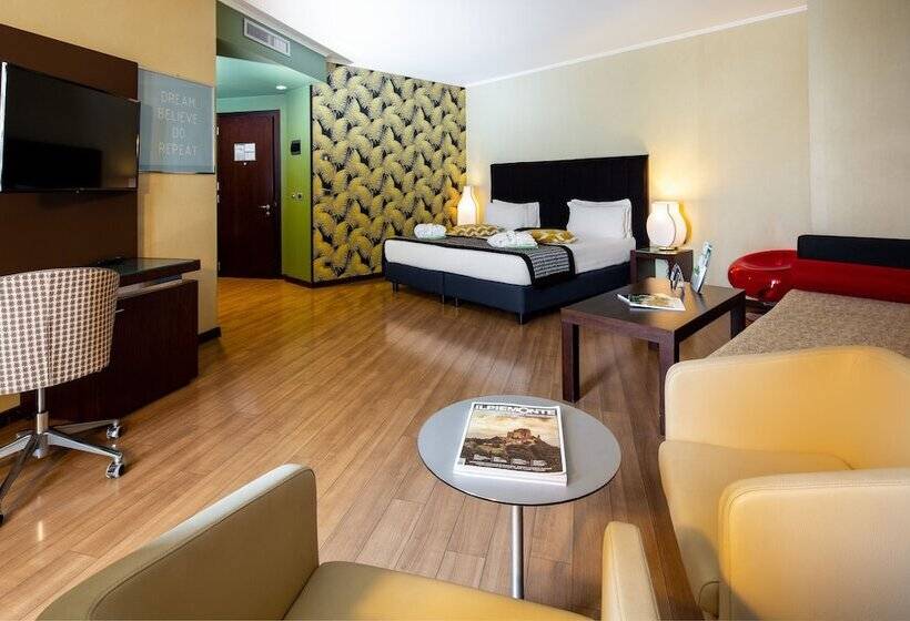 جناح, Holiday Inn Turin Corso Francia, An Ihg