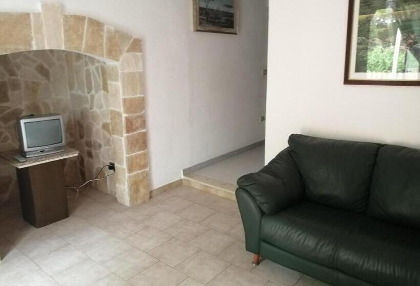 דירת חדר, Holiday Residence