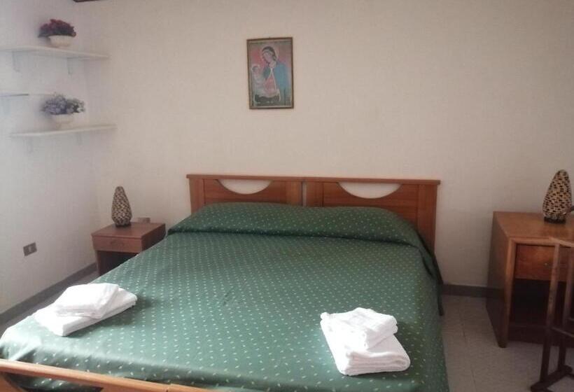 דירת שלושה חדרים, Holiday Residence