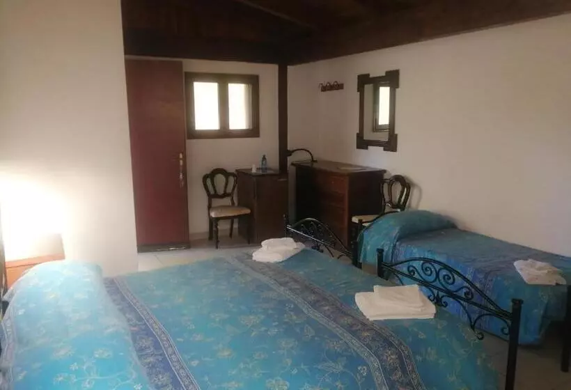 اتاق استاندارد سه نفره, Holiday Residence