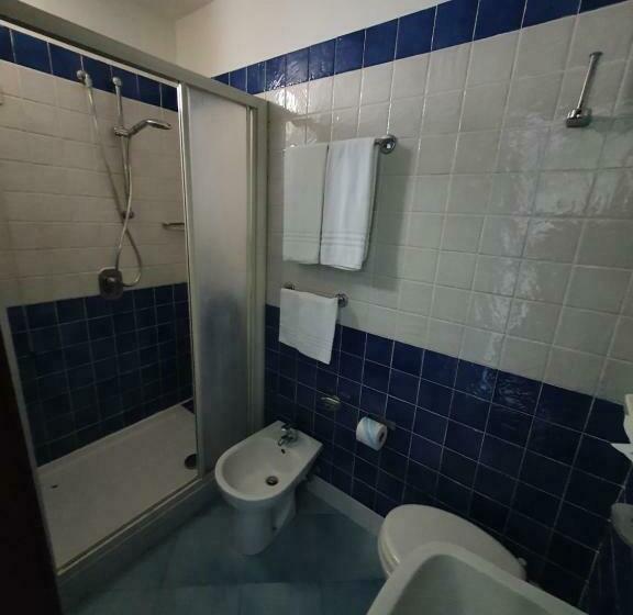 이코노미 룸, Il Faro