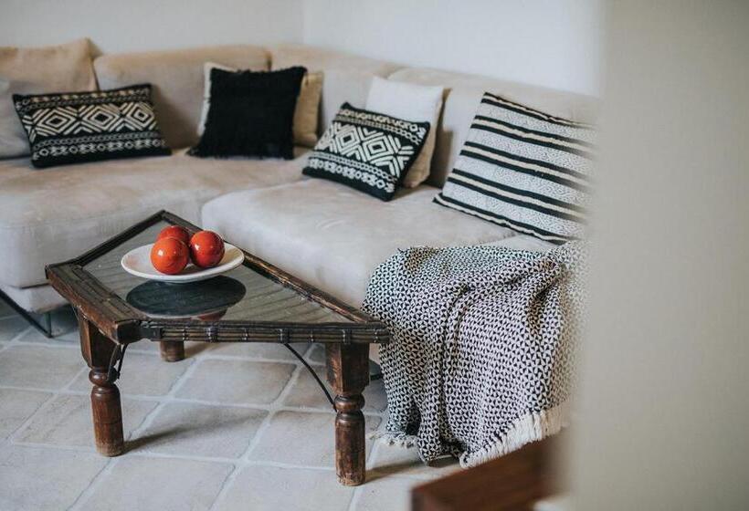 סוויטה, La Villa