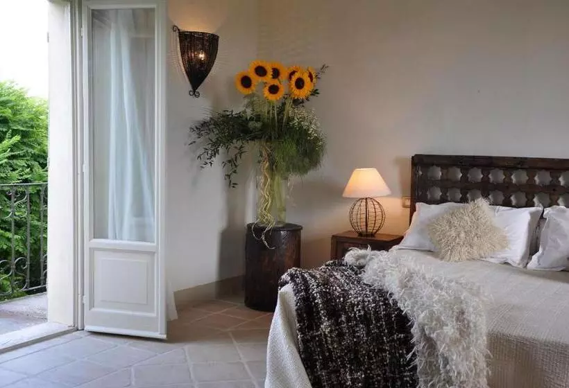 スイート, La Villa