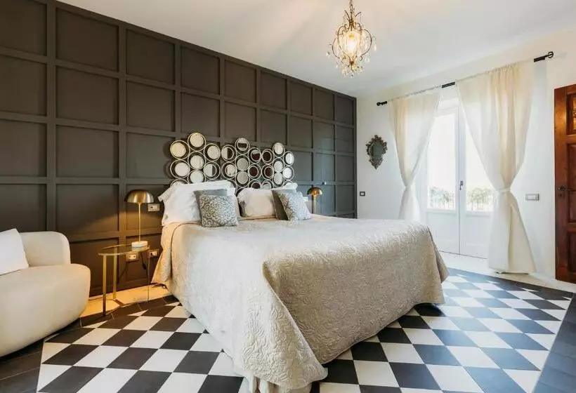 スイート, La Villa
