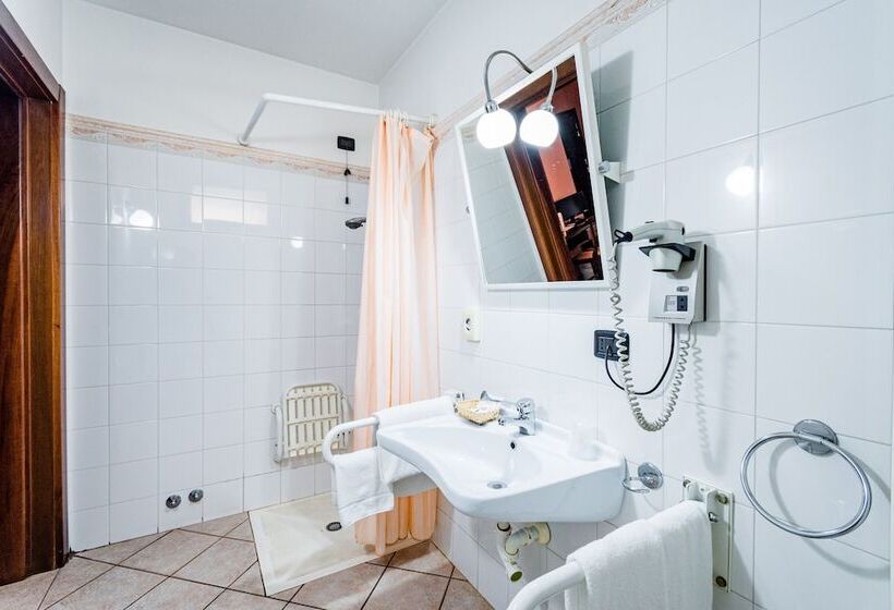 اتاق استاندارد, Lucrezia Borgia