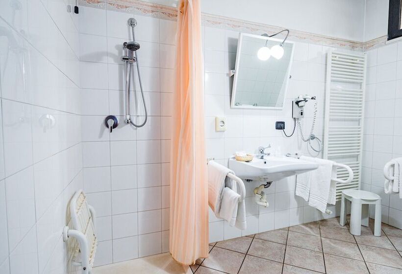 اتاق استاندارد, Lucrezia Borgia