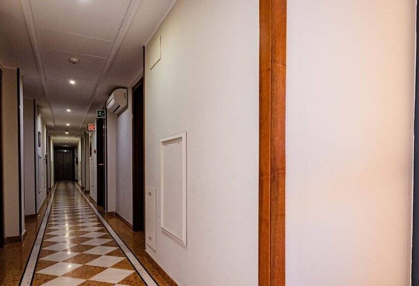 اتاق لوکس, Lucrezia Borgia