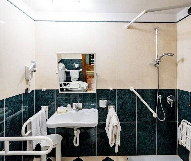 اتاق لوکس, Lucrezia Borgia