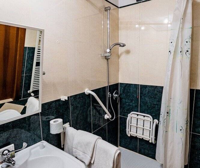 اتاق استاندارد, Lucrezia Borgia