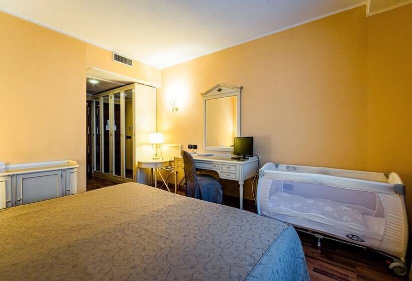 اتاق لوکس, Lucrezia Borgia