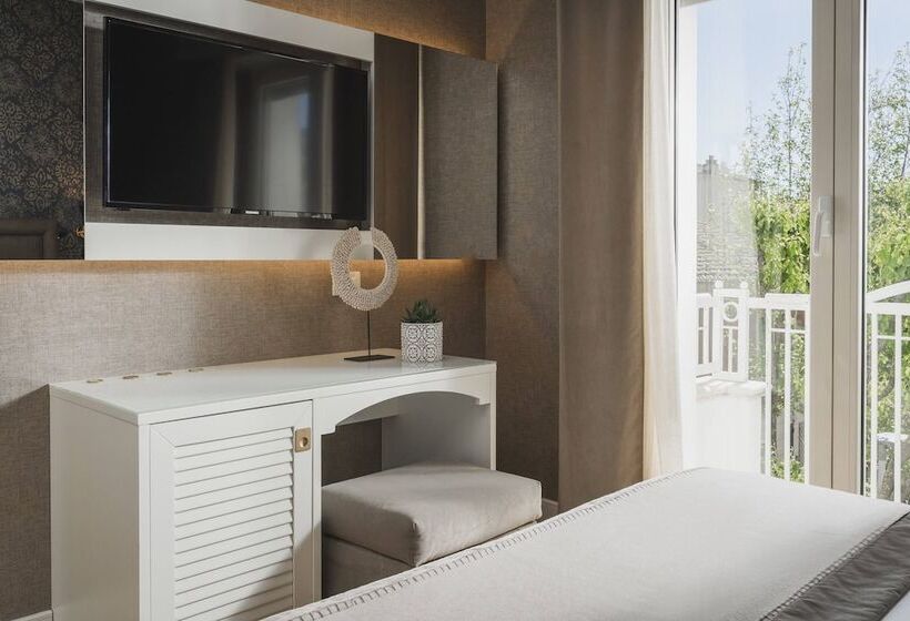 컴포트 룸, Maestrale