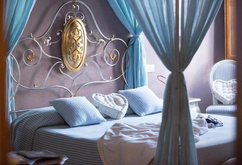 Люкс Кровать Кинг, Palazzo Del Capitano Wellness & Relais   Luxury Borgo Capitano Collection