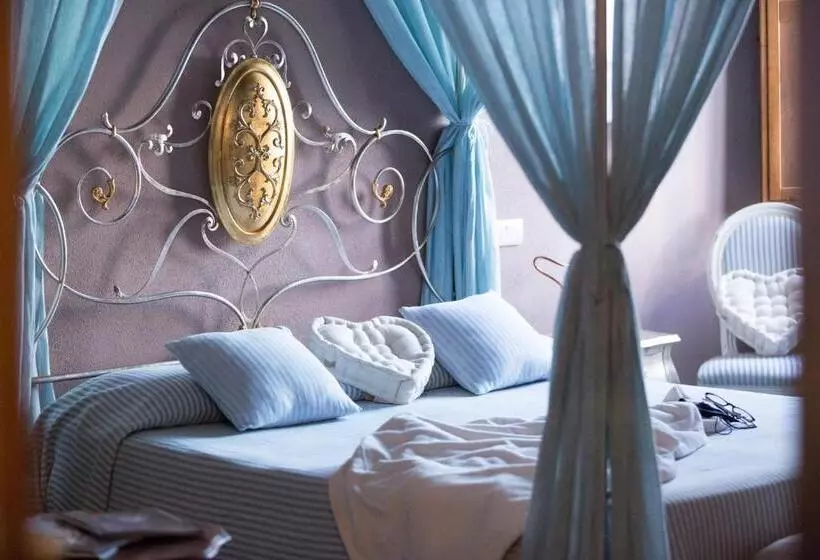 キングサイズベッドのスイートルーム, Palazzo Del Capitano Wellness & Relais   Luxury Borgo Capitano Collection
