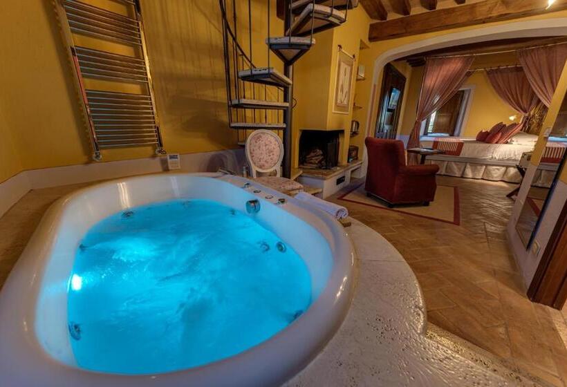 Люкс Кровать Кинг, Palazzo Del Capitano Wellness & Relais   Luxury Borgo Capitano Collection