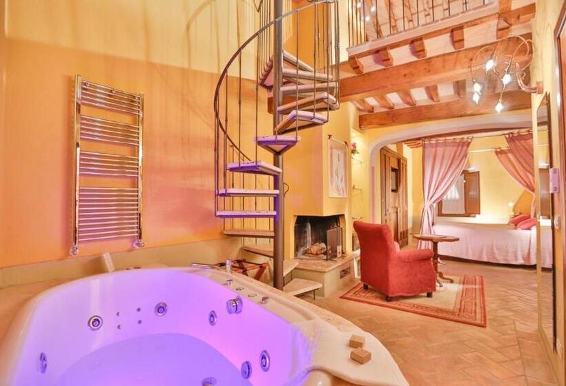 Четырехместный Номер Стандарт, Palazzo Del Capitano Wellness & Relais   Luxury Borgo Capitano Collection