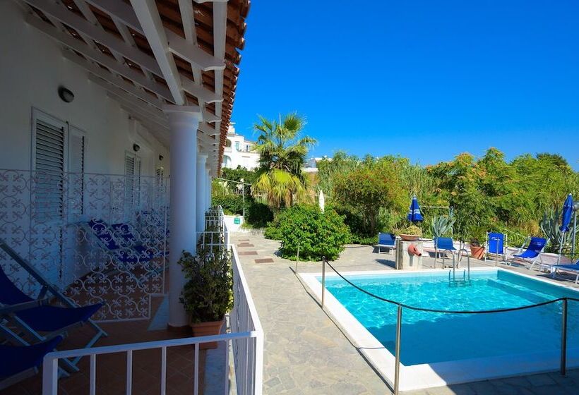 غرفة قياسية رباعية, Parco Cartaromana