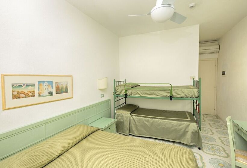 غرفة قياسية رباعية, Parco Cartaromana