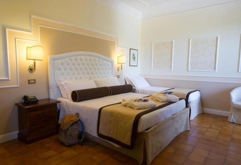 Трехместный Номер Стандарт с Видом, Parco Del Lago Resort & Spa