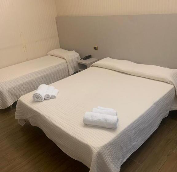 اتاق راحتی سه تخته, Royal Plaza