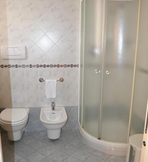 스탠다드 룸, Tricolore