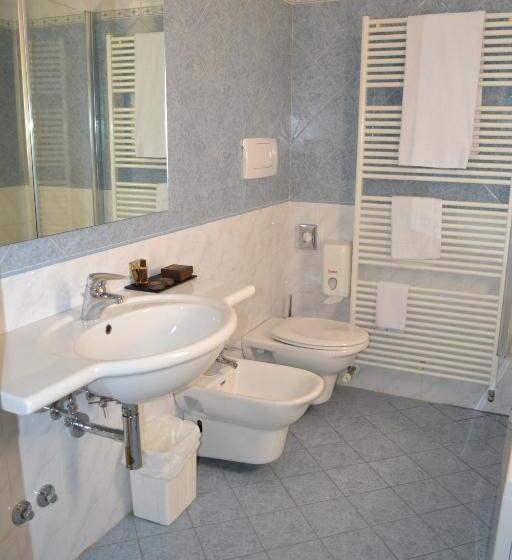 스탠다드 룸, Tricolore