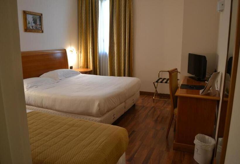 스탠다드 트리플 룸, Tricolore