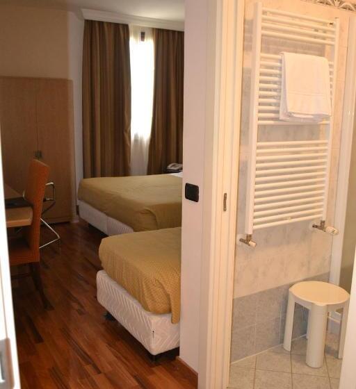 스탠다드 트리플 룸, Tricolore