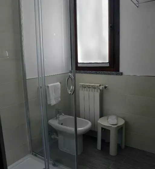 Standard Yhden Hengen Huone, Ulivi