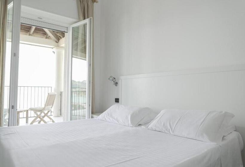 اتاق استاندارد با بالکن و چشمانداز دریا, Venere Azzurra