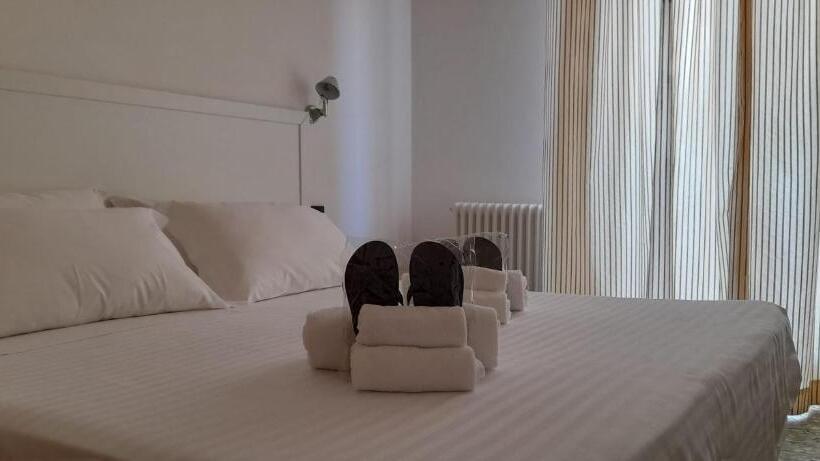 اتاق اکونومی, Venere Azzurra