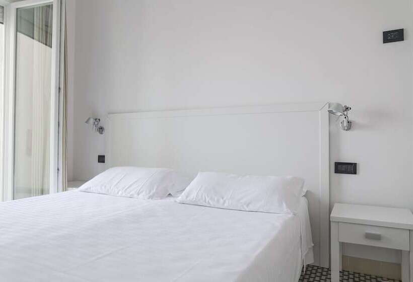 اتاق استاندارد با چشمانداز دریا, Venere Azzurra