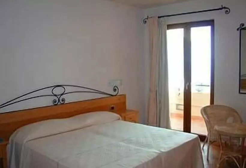 Deluxe Kolmen Hengen Huone, Villa Gustui Maris