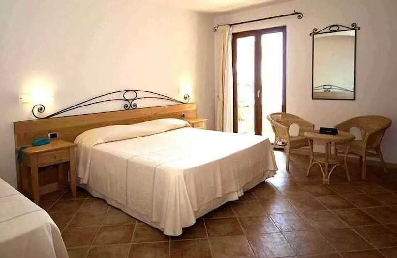 Deluxe Kolmen Hengen Huone, Villa Gustui Maris