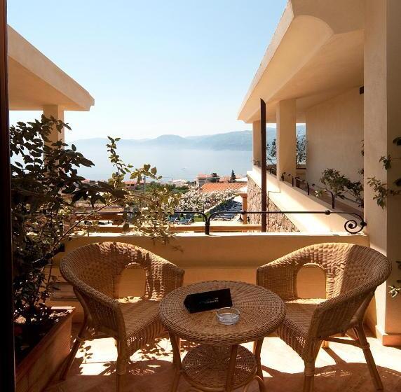 غرفة ديلوكس ثلاثية, Villa Gustui Maris