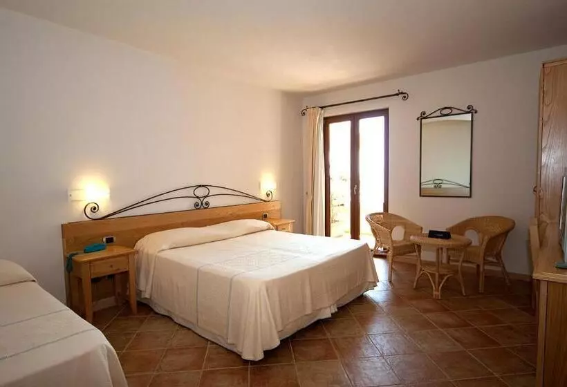 Deluxe Kolmen Hengen Huone, Villa Gustui Maris