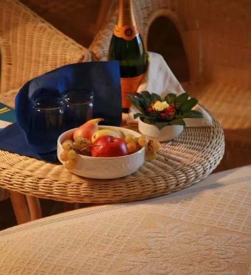 Deluxe Kolmen Hengen Huone, Villa Gustui Maris