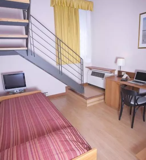 اتاق استاندارد سه نفره, Ziò Imola