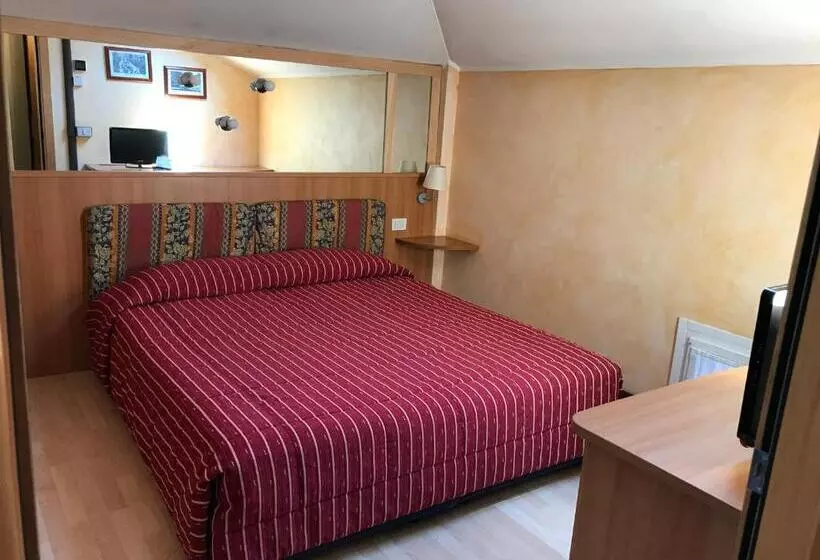 اتاق اکونومی یک تخته, Ziò Imola