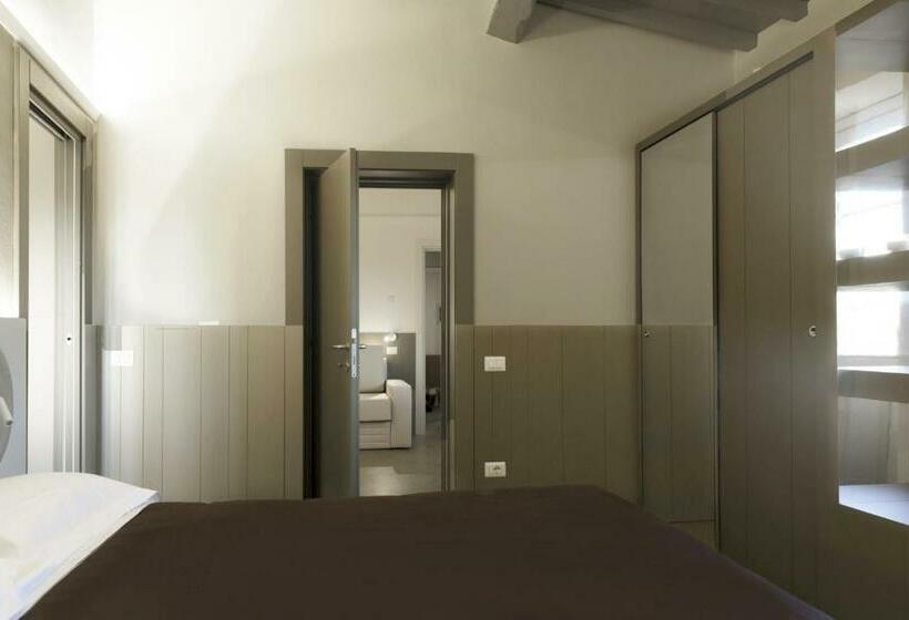 سوییت لوکس, Palazzo Dei Ciompi Suites