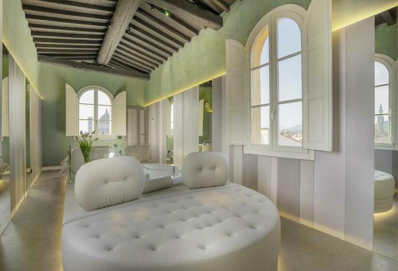 1 Bedroom Penthouse Apartment, Palazzo Dei Ciompi Suites