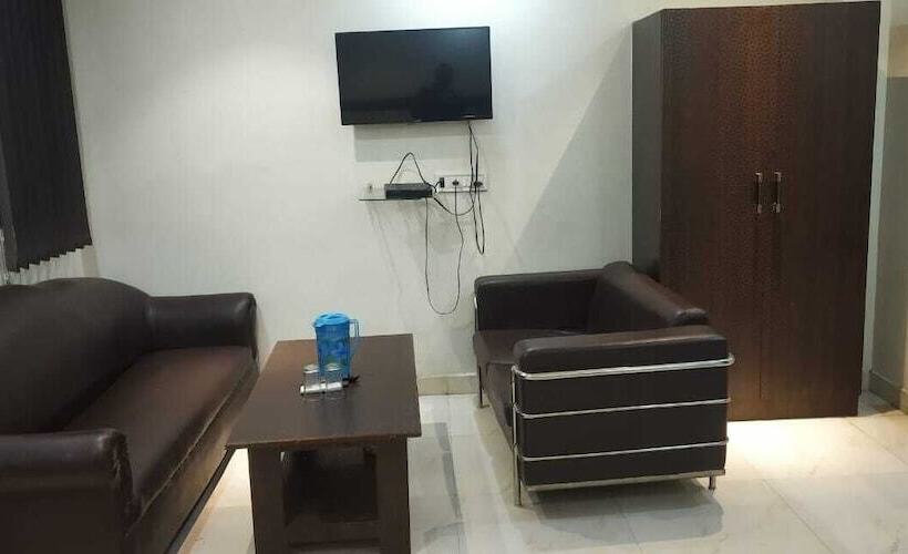 חדר משפחתי, Adb Rooms Hotel Ashiana