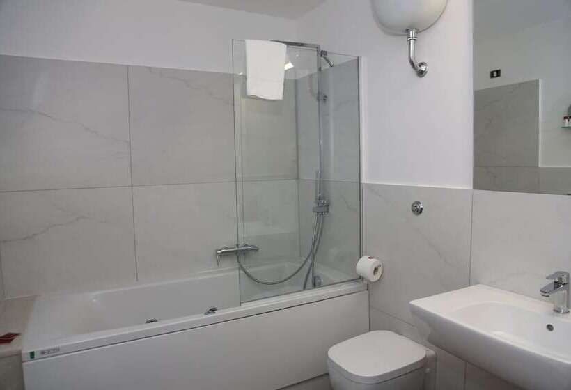 اتاق لوکس, Art Resort Galleria Umberto